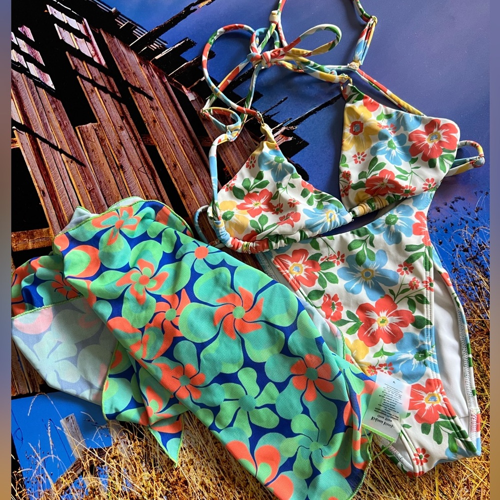 3 La Hearts Floral Bikini Set with Cover-Up